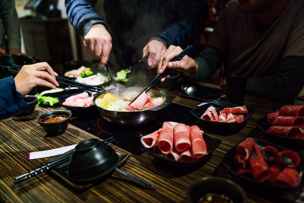 Panduan Menyiapkan Shabu Beef Untuk Acara Makan Bersama di Rumah