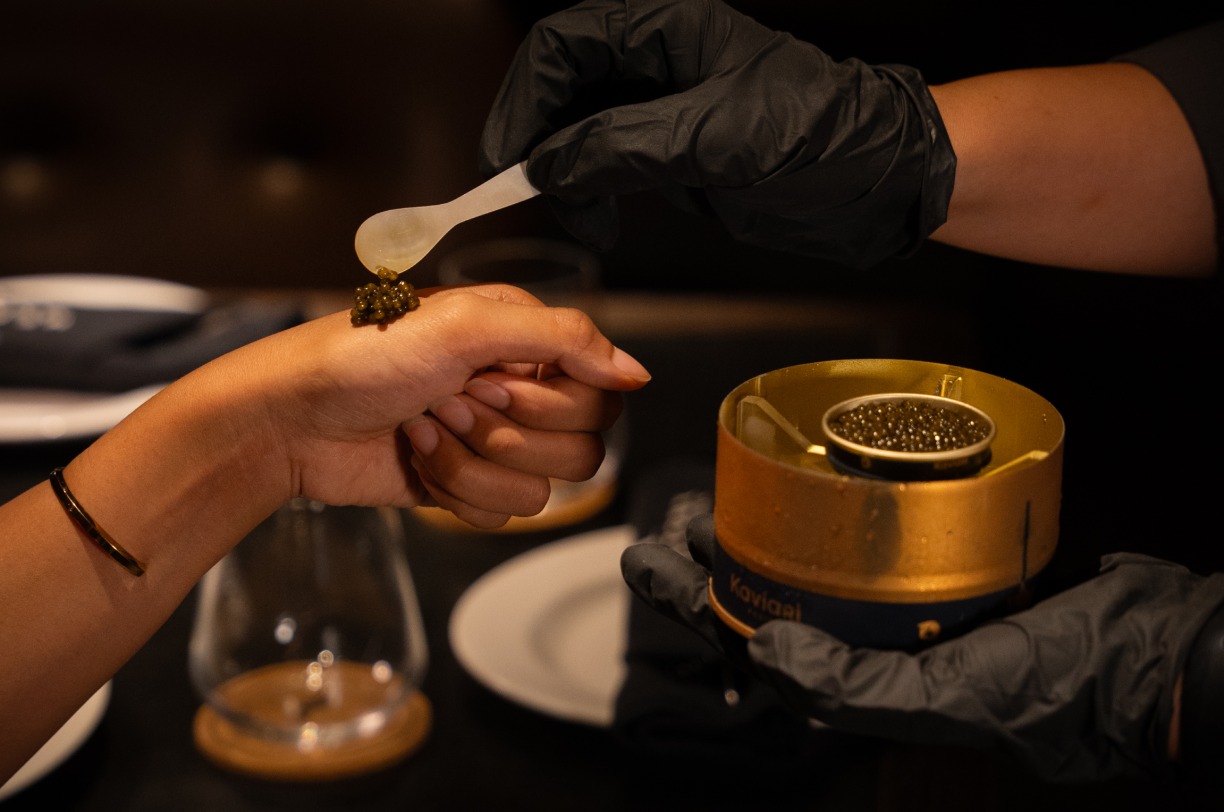 MEATGUY STEAKHOUSE x KAVIARI PARIS LAUNCHES “EARN YOUR BUMP” – AN EXCLUSIVE CAVIAR EXPERIENCE