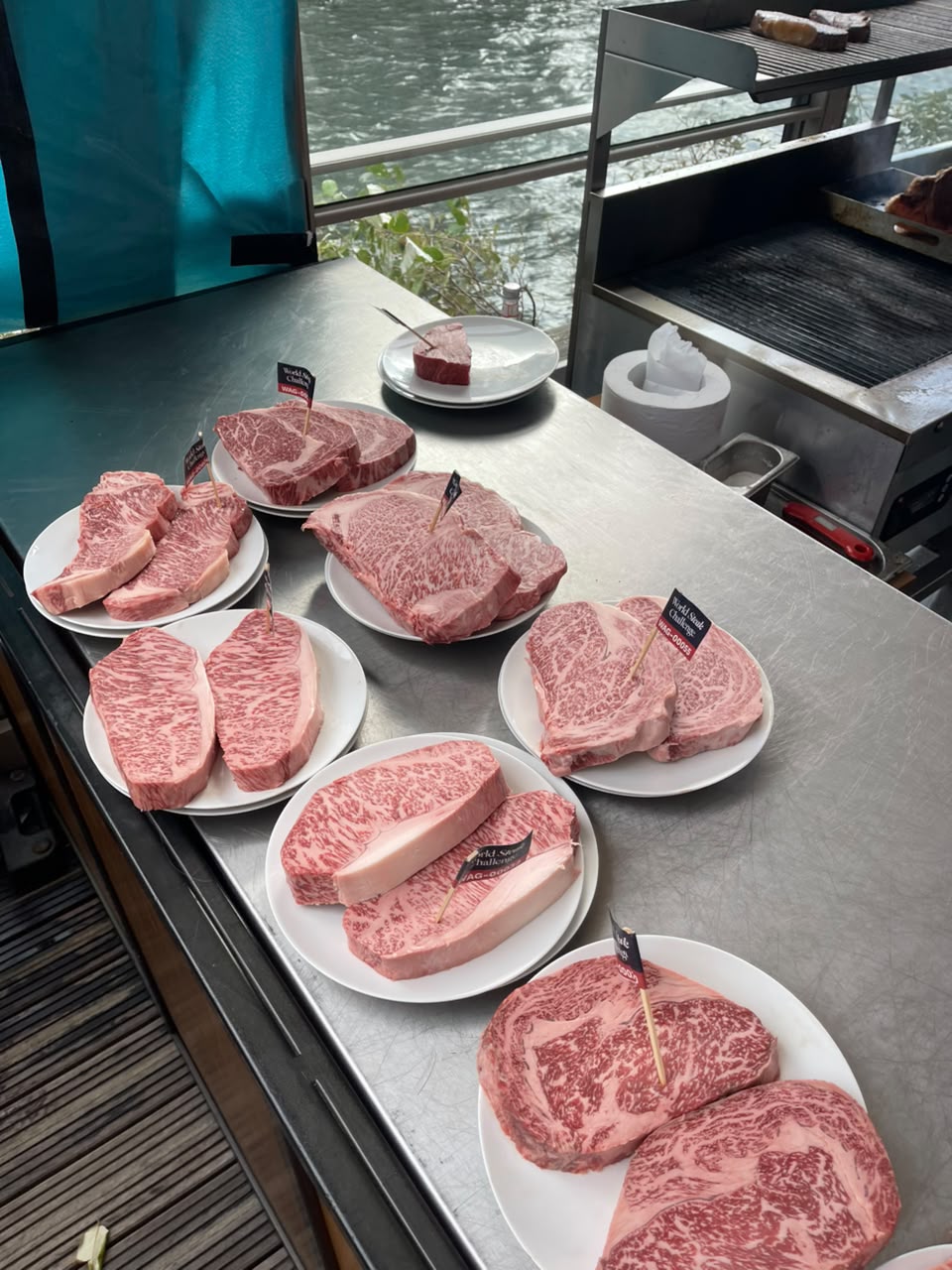 Daging Juara yang Dibawa ke Meatguy Steakhouse