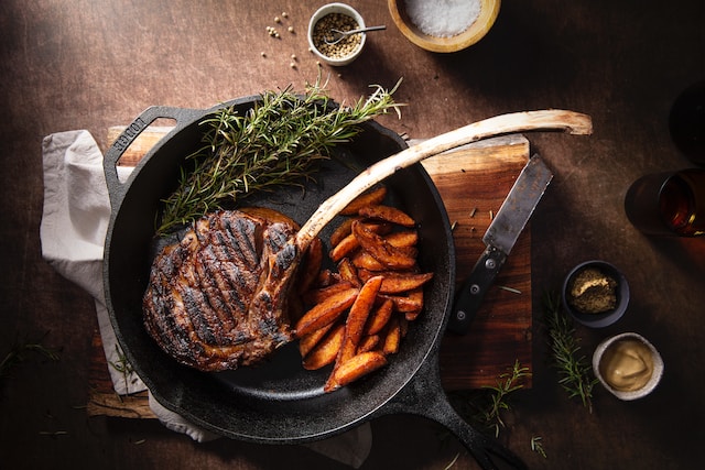 Tomahawk, Steak Premium Yang Kini Sedang Populer!