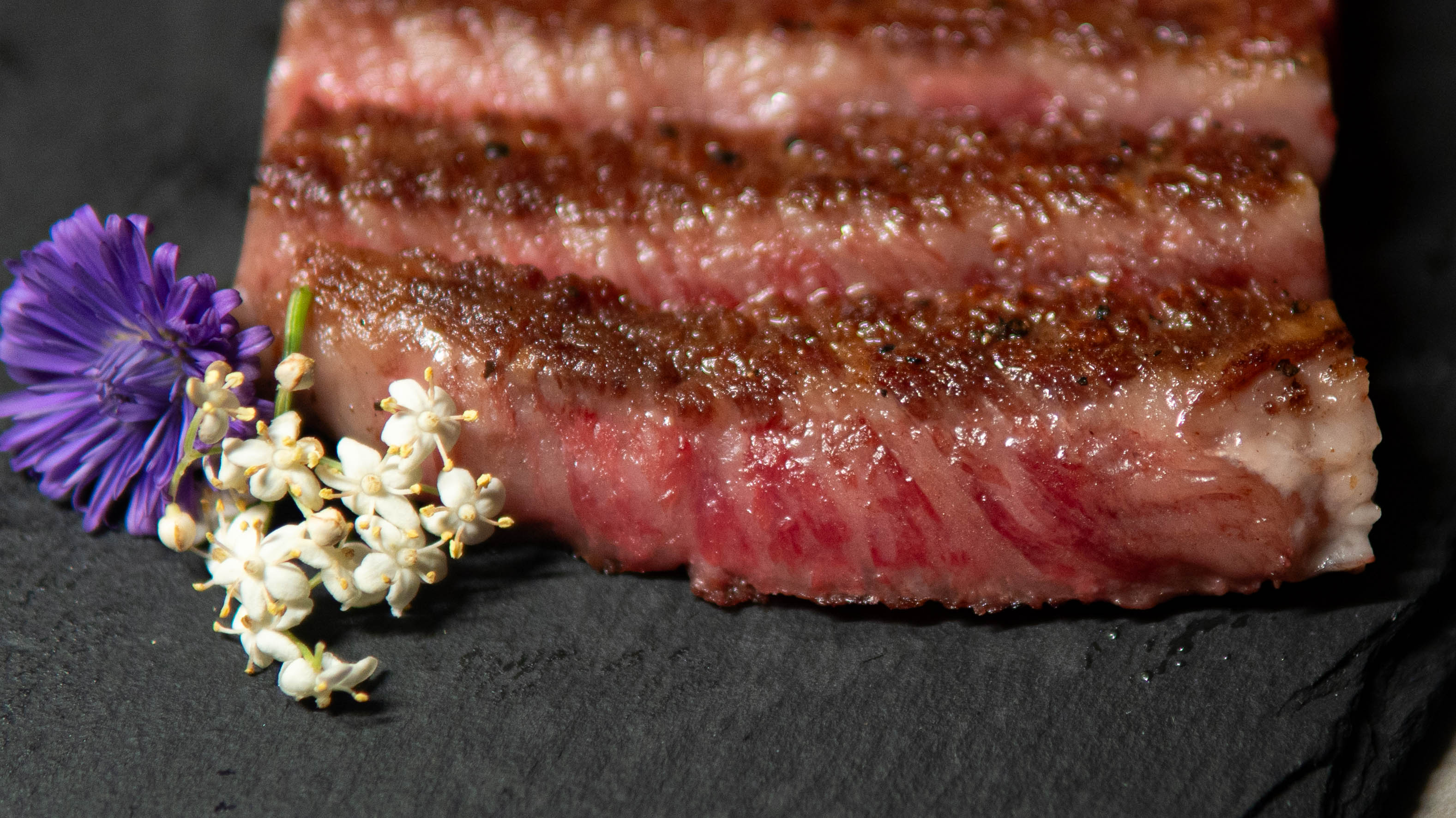 Kenapa Steak Premium Harus Dimasak Medium Rare? Ini Penjelasannya